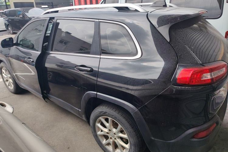 Used Jeep Cherokee 2016 2.4L Leading Edition Rear Left 45 Deg