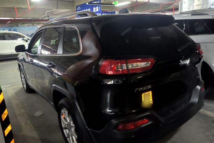 Used Jeep Cherokee 2016 2.0L Superior Edition Rear Left 45 Deg