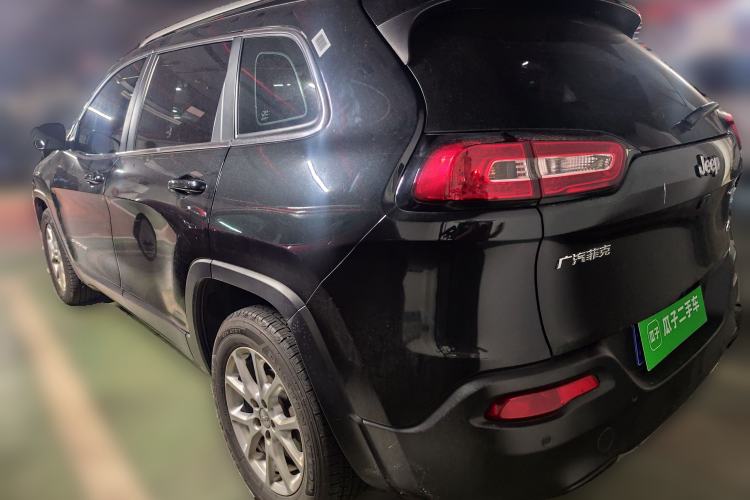 Used Jeep Cherokee 2016 2.0L Superior Edition Rear Left 45 Deg
