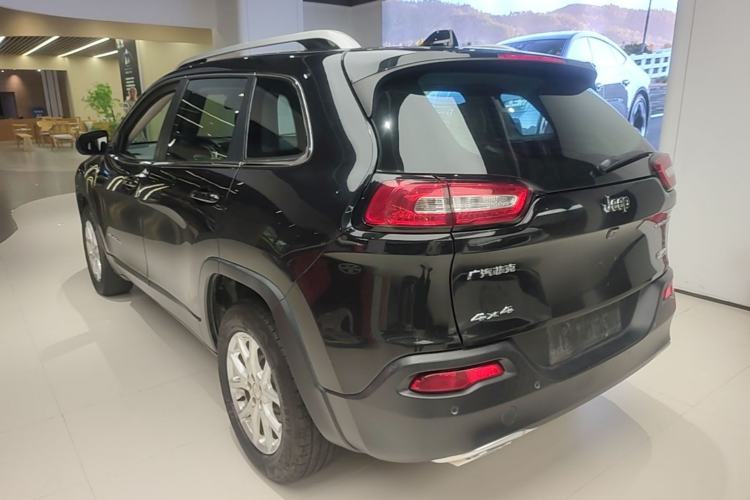 Used Jeep Cherokee 2016 2.4L Professional Smart Version Rear Left 45 Deg