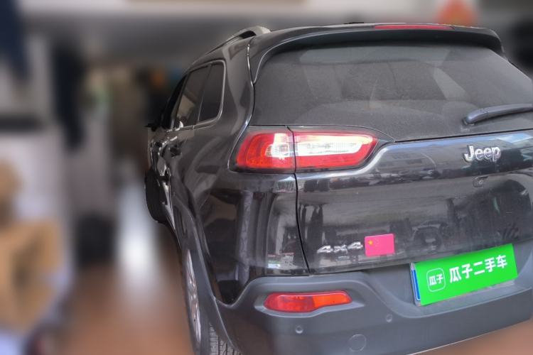 Used Jeep Cherokee 2016 2.4L Professional Smart Version Rear Left 45 Deg