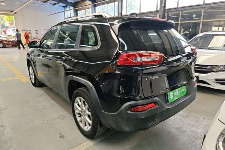 Used Jeep Cherokee 2016 2.4L Leading Edition Rear Left 45 Deg