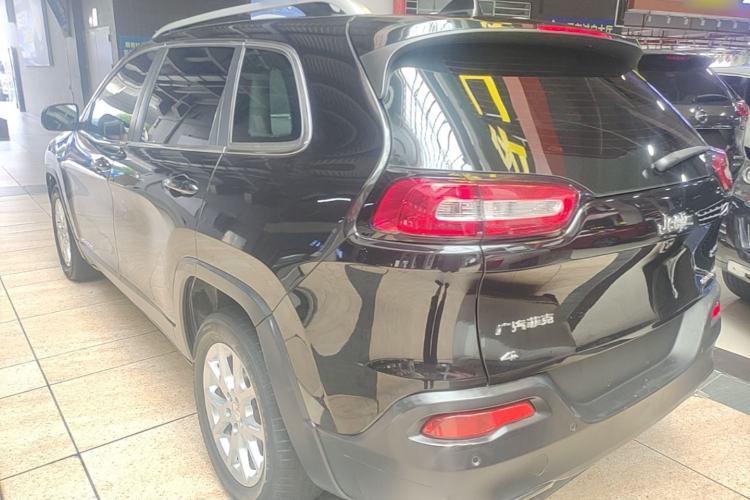 Used Jeep Cherokee 2016 2.4L Leading Smart Version Rear Left 45 Deg