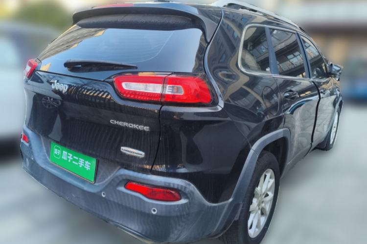 Used Jeep Cherokee 2016 2.4L Leading Edition Rear Right 45 Deg