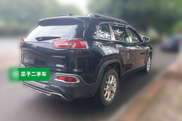 Used Jeep Cherokee 2016 2.0L Superior Edition Rear Right 45 Deg