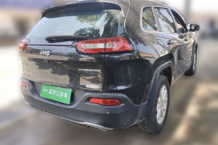 Used Jeep Cherokee 2016 2.4L Professional Smart Version Rear Right 45 Deg