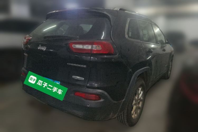 Used Jeep Cherokee 2016 2.0L Superior Edition Rear Right 45 Deg