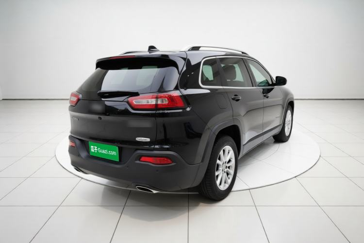 Used Jeep Cherokee 2016 2.4L Leading Smart Version Rear Right 45 Deg
