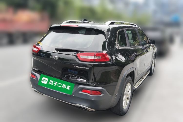 Used Jeep Cherokee 2016 2.4L Professional Smart Version Rear Right 45 Deg