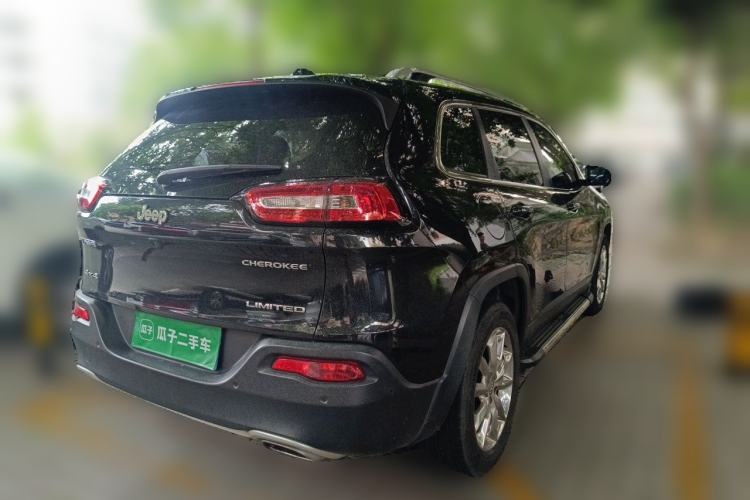 Used Jeep Cherokee 2016 2.4L Superior Edition Rear Right 45 Deg