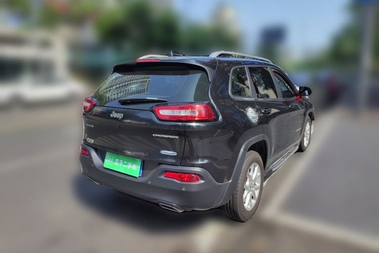 Used Jeep Cherokee 2016 2.4L Leading Smart Version Rear Right 45 Deg