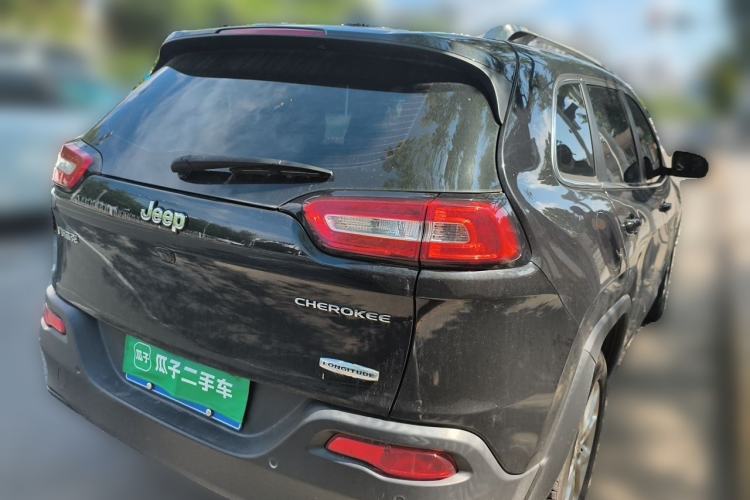 Used Jeep Cherokee 2016 2.0L Superior Edition Rear Right 45 Deg