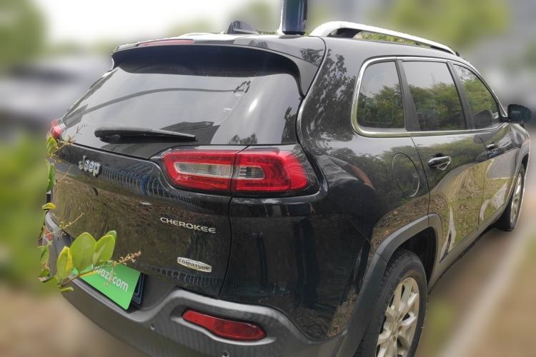 Used Jeep Cherokee 2016 2.0L Superior Edition Rear Right 45 Deg