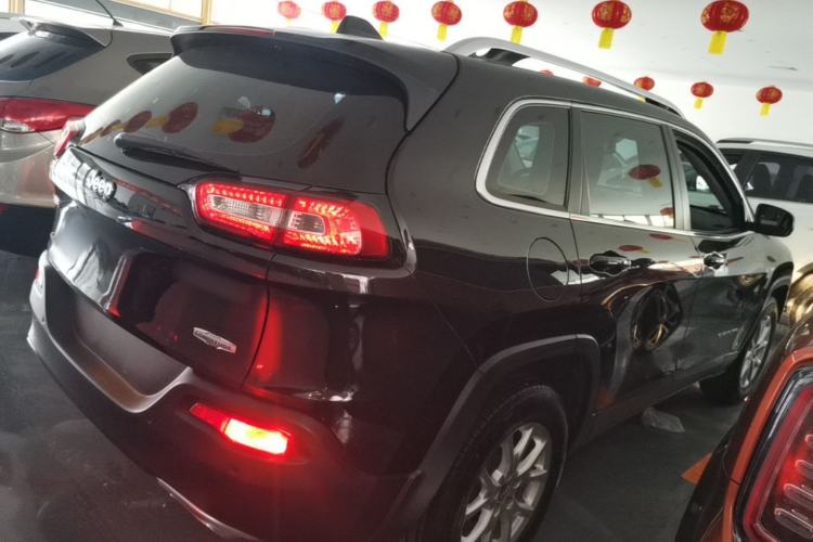 Used Jeep Cherokee 2016 2.4L Professional Edition Rear Right 45 Deg