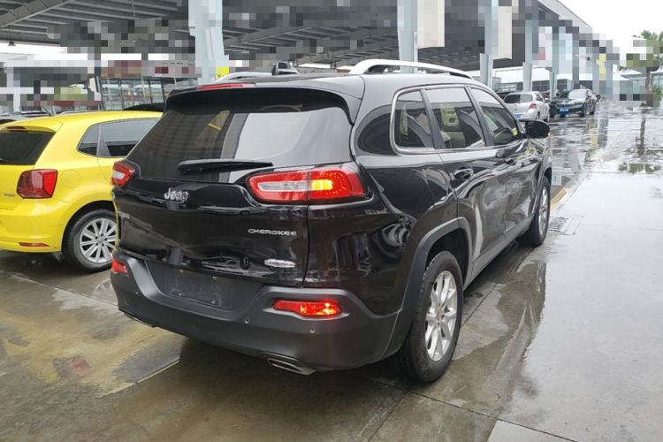 Used Jeep Cherokee 2016 2.4L Leading Edition Rear Right 45 Deg