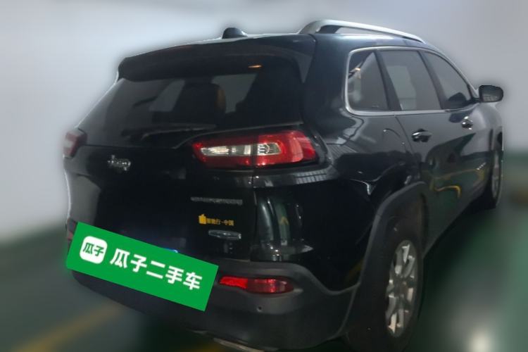 Used Jeep Cherokee 2016 2.4L Leading Edition Rear Right 45 Deg