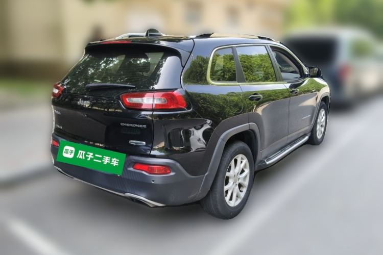 Used Jeep Cherokee 2016 2.4L Professional Smart Version Rear Right 45 Deg