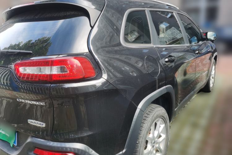 Used Jeep Cherokee 2016 2.4L Leading Smart Version Rear Right 45 Deg