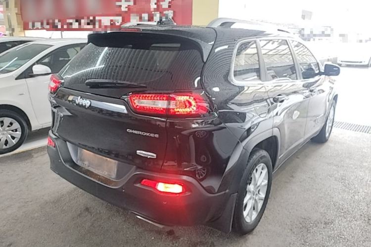 Used Jeep Cherokee 2016 2.4L Leading Edition Rear Right 45 Deg