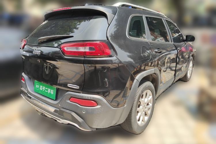 Used Jeep Cherokee 2016 2.0L Superior Edition Rear Right 45 Deg