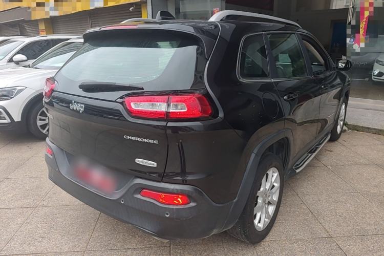 Used Jeep Cherokee 2016 2.4L Leading Edition Rear Right 45 Deg