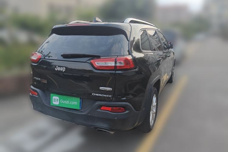 Used Jeep Cherokee 2016 2.4L Leading Smart Version Rear Right 45 Deg