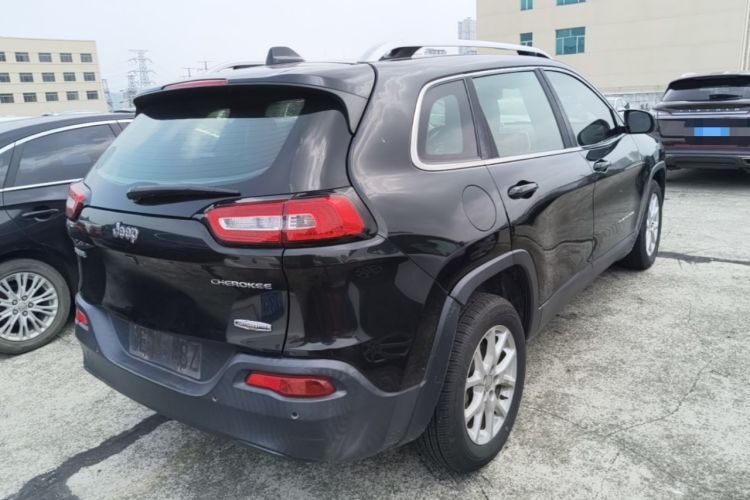 Used Jeep Cherokee 2016 2.0L Superior Edition Rear Right 45 Deg