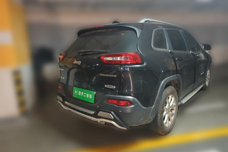 Used Jeep Cherokee 2016 2.4L Professional Smart Version Rear Right 45 Deg