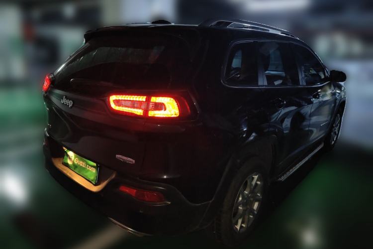 Used Jeep Cherokee 2016 2.4L Professional Edition Rear Right 45 Deg
