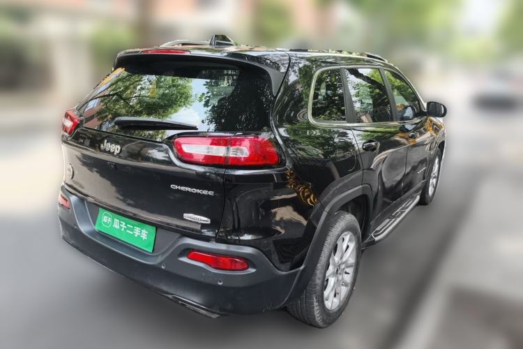 Used Jeep Cherokee 2016 2.4L Leading Smart Version Rear Right 45 Deg