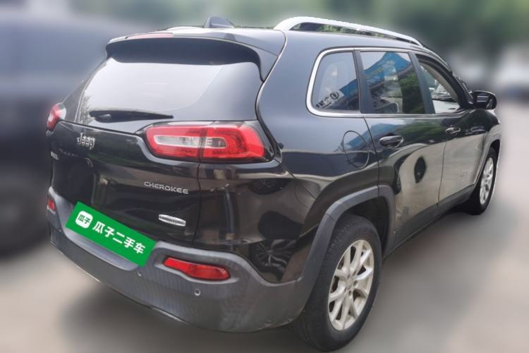 Used Jeep Cherokee 2016 2.0L Superior Edition Rear Right 45 Deg