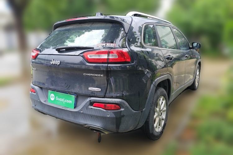 Used Jeep Cherokee 2016 2.4L Leading Edition Rear Right 45 Deg