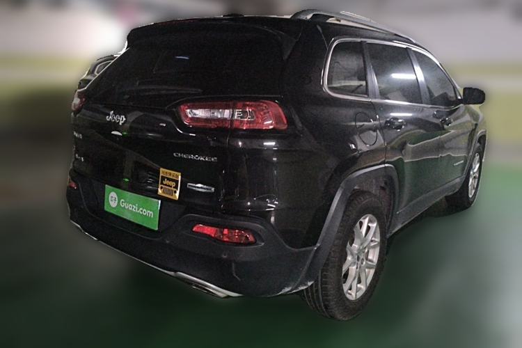 Used Jeep Cherokee 2016 2.4L Professional Smart Version Rear Right 45 Deg