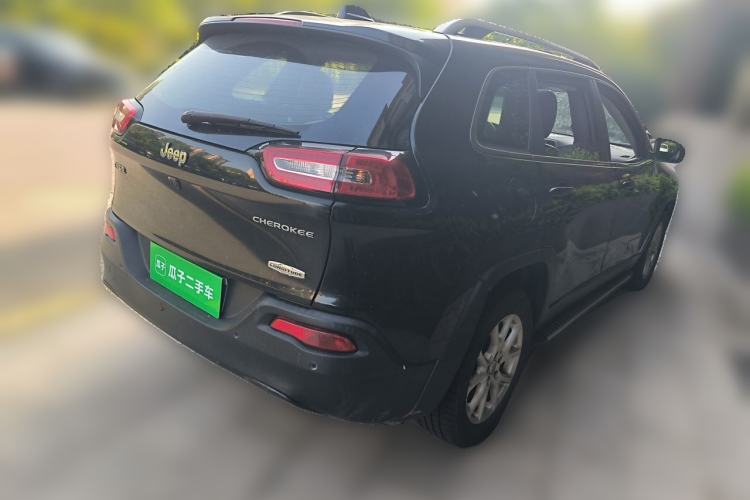 Used Jeep Cherokee 2016 2.0L Superior Edition Rear Right 45 Deg