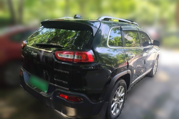 Used Jeep Cherokee 2016 2.4L Leading Edition Rear Right 45 Deg