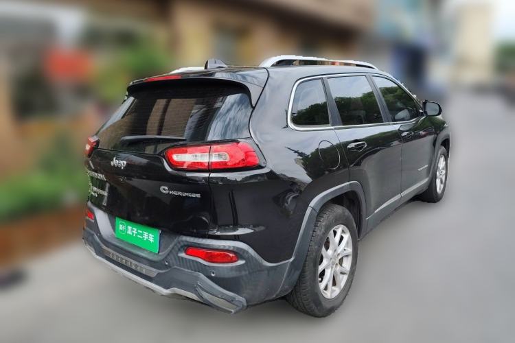 Used Jeep Cherokee 2016 2.4L Professional Smart Version Rear Right 45 Deg