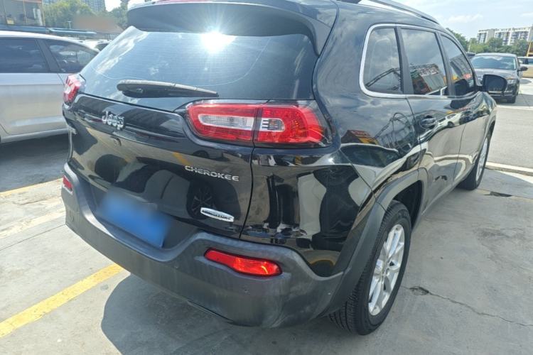 Used Jeep Cherokee 2016 2.0L Superior Edition Rear Right 45 Deg