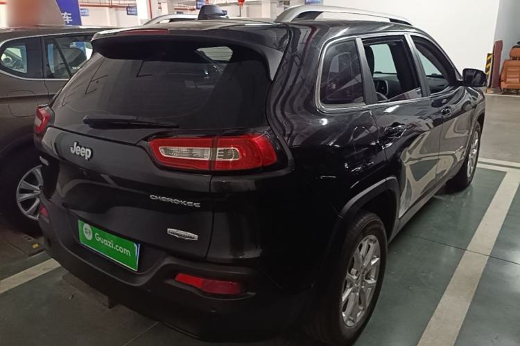 Used Jeep Cherokee 2016 2.0L Superior Edition Rear Right 45 Deg