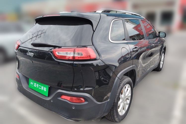 Used Jeep Cherokee 2016 2.4L Leading Smart Version Rear Right 45 Deg