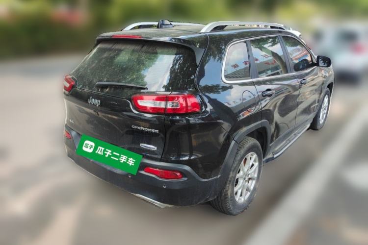 Used Jeep Cherokee 2016 2.4L Professional Smart Version Rear Right 45 Deg