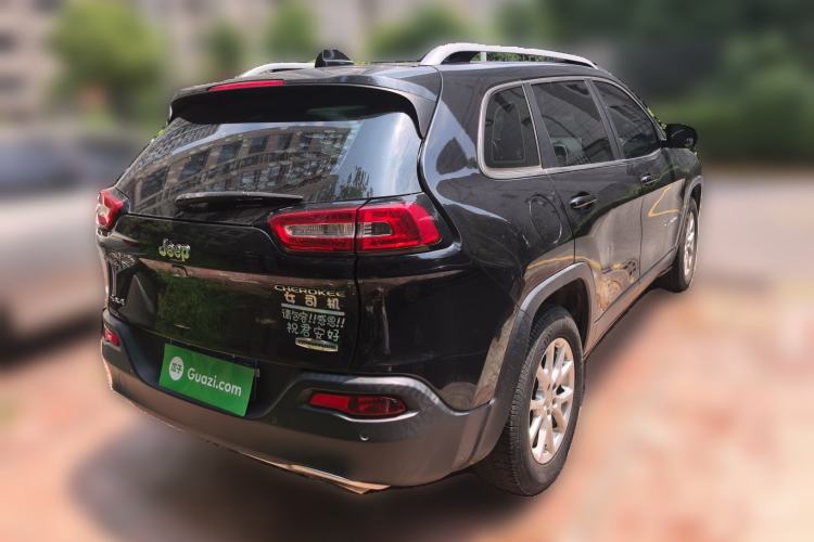 Used Jeep Cherokee 2016 2.4L Professional Smart Version Rear Right 45 Deg