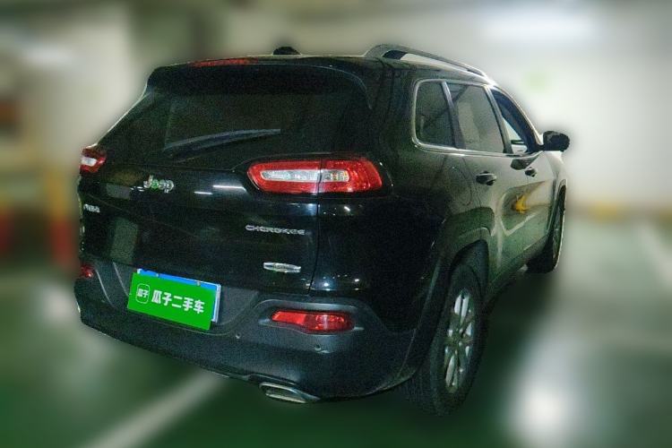 Used Jeep Cherokee 2016 2.4L Leading Edition Rear Right 45 Deg