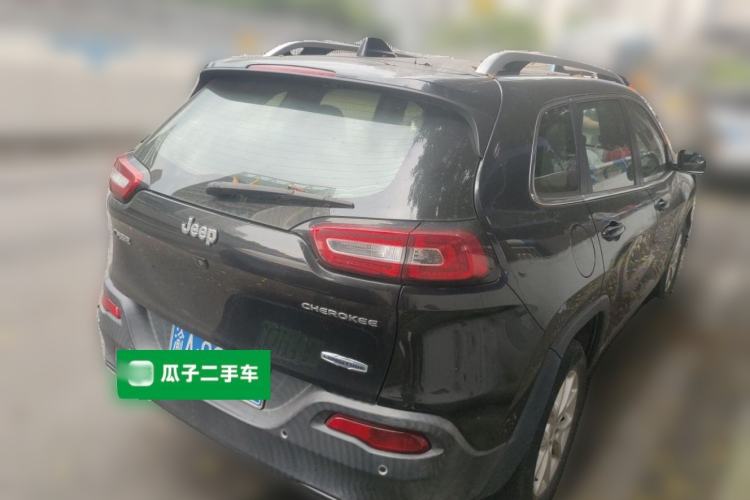 Used Jeep Cherokee 2016 2.0L Superior Edition Rear Right 45 Deg