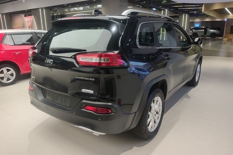 Used Jeep Cherokee 2016 2.4L Professional Smart Version Rear Right 45 Deg