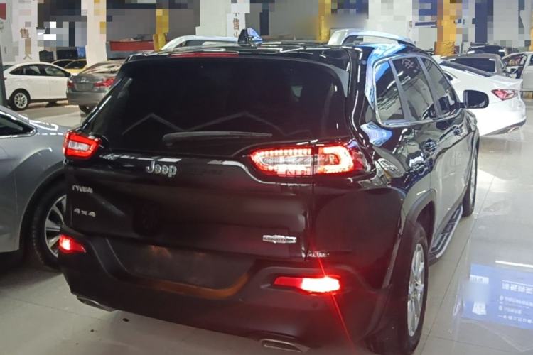 Used Jeep Cherokee 2016 2.4L Leading Edition Rear Right 45 Deg