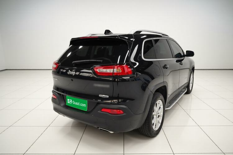Used Jeep Cherokee 2016 2.4L Leading Smart Version Rear Right 45 Deg