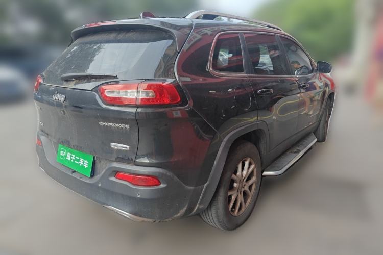 Used Jeep Cherokee 2016 2.4L Professional Smart Version Rear Right 45 Deg