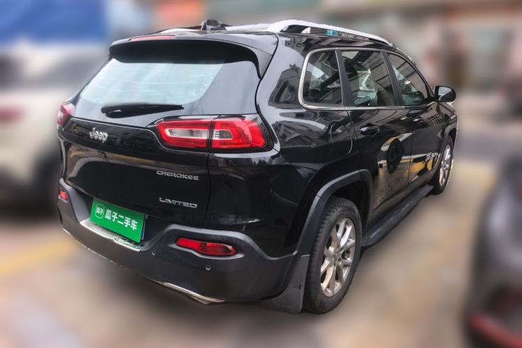 Used Jeep Cherokee 2016 2.4L Leading Smart Version Rear Right 45 Deg