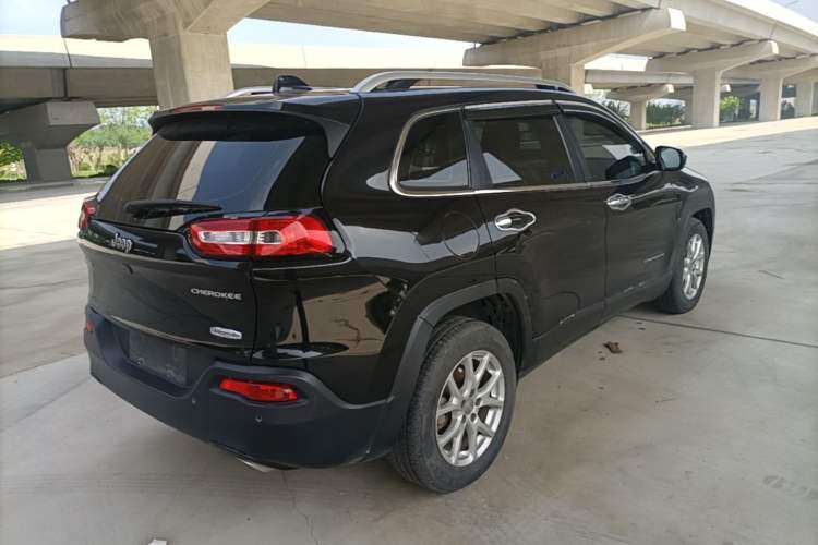 Used Jeep Cherokee 2016 2.4L Leading Smart Version Rear Right 45 Deg