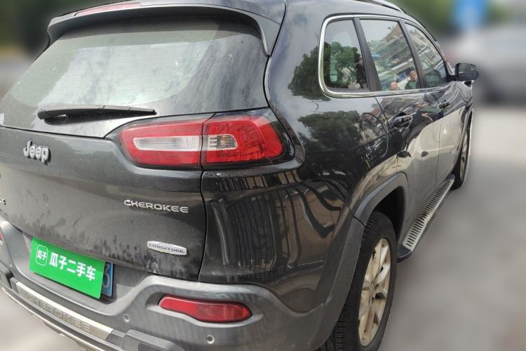 Used Jeep Cherokee 2016 2.4L Leading Edition Rear Right 45 Deg